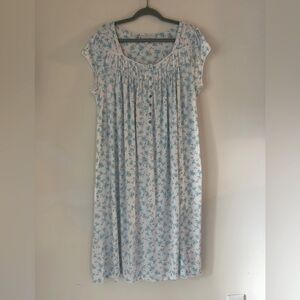 Eileen West Floral Cap Sleeves Nightgown size Large in White Blue